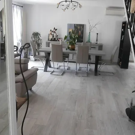Dans Proche De La Apartment *