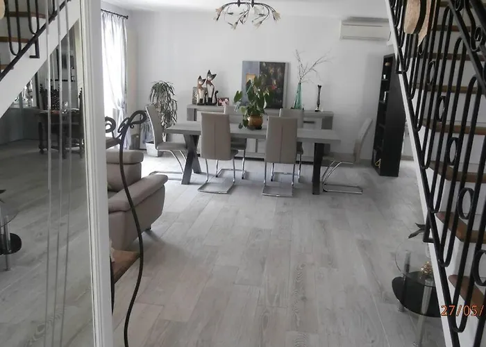 Dans Proche De La Apartman *